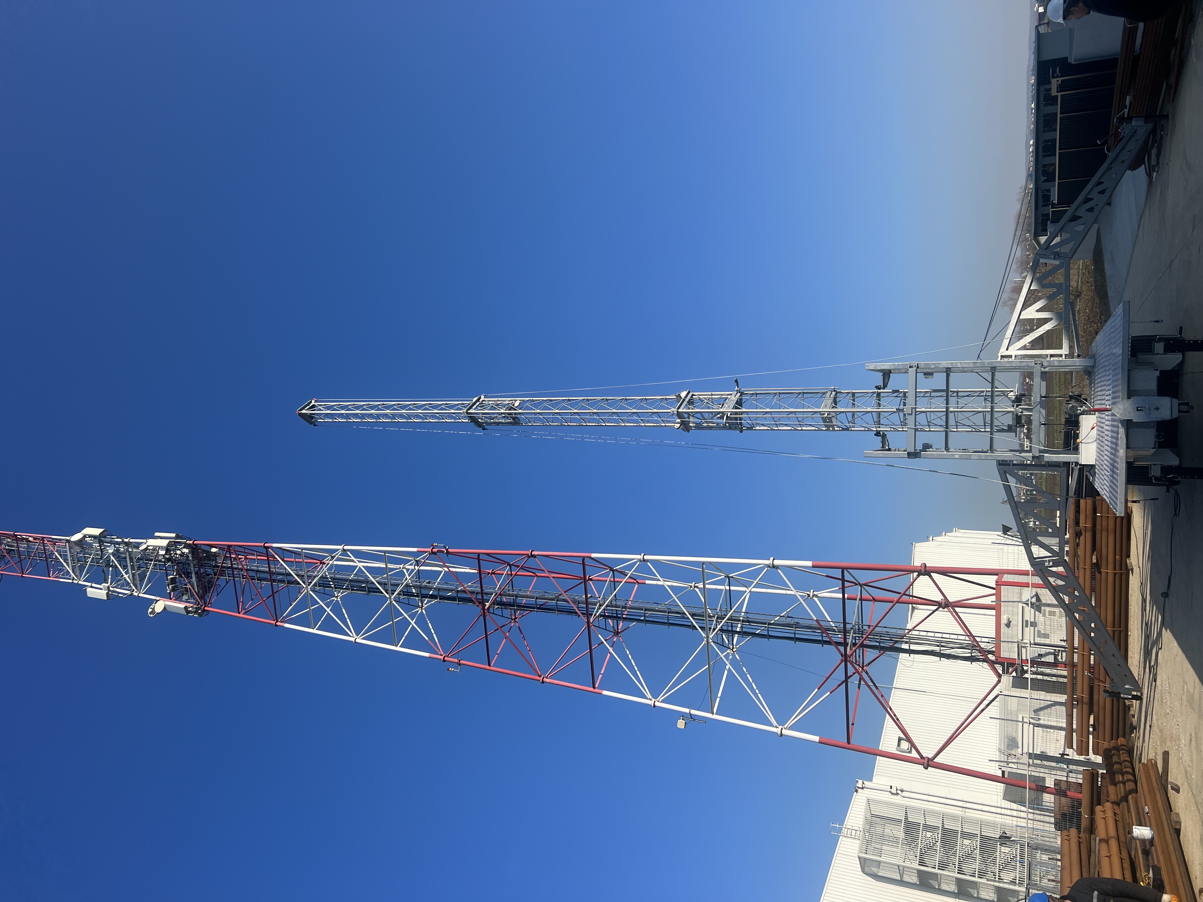 Pylône télécom en hauteur